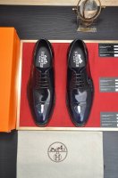 出厂价 爱马仕 Hermes 羊皮内里 意大利顶级奢侈他不追求新奇的款式和华丽的色彩，以其完美无瑕、优雅、经典的风格吸引着成功男士的青睐正装皮鞋 这款非常非常舒