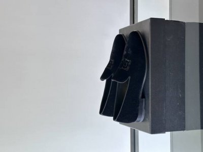 d&G 高端男士正装鞋休闲皮鞋，绅士臻享 型男必备 意大利进口牛皮皮胚 头层牛皮鞋面 皮质质感一览无余 小牛皮透气内里 真皮大底高档奢华 款式独特 细节精工细作