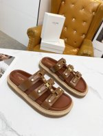 CELINE 赛琳 2024春夏新品凉鞋五金扣饰原版1:1定制鞋面采用全油边工艺，楦形流畅完美，上脚百搭舒适颜色：黑色，白色，棕色内里：羊皮，面料：牛皮码数35