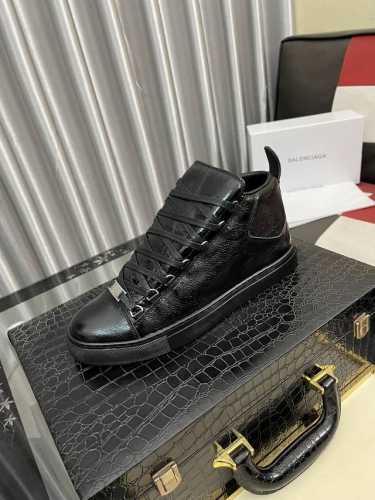 出厂价pp： Balenciaga [巴黎世家]。官网最新款、欧洲原版购入拆解 1:1复制 原版大底 脚感Q弹柔软 面料进口牛油皱纹皮，细密皮纹 头层羊皮里、原