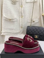 厂价 Chane*｜小香25C春夏新品度假 厚底链条双C拖鞋 这一季度假凉拖系列真的超美！ 搭配链条双C五金装饰 简约百搭 上脚超级美的 怎么看怎么好看 Go