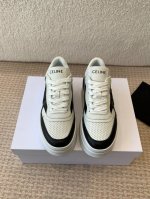 CELINE思琳赛琳 厚底 小白鞋 鞋后帮和侧面压印CELINE标志厚底面包鞋2025春夏新款 凯旋门徽标系带 简单舒服，干净利落，增高显腿细无论是单穿还是搭配