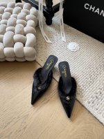 Chanel 25C早春新款兔毛穆勒拖鞋！顶级版本！尖头搭配兔毛非常好看上脚嘎嘎显瘦 隐形小高跟！鞋面 进口小羊皮 垫脚 羊皮 真皮大底码数：34-41 定制不
