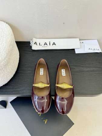 alaia｜法国高端一线高定品牌 新款造型S型坡跟凉鞋 半拖超仙女 Azzedinealaia:时尚界最后的手艺人 只忠于展现女性身体曲线的裁剪之王 始创于19 - 点击图像关闭