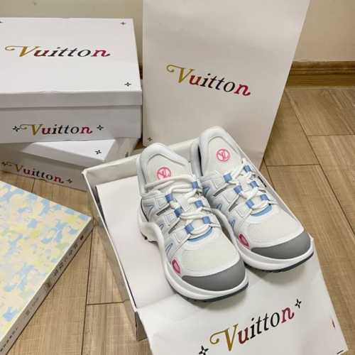 出厂 Louis Vuitton 路易威登 官网首发 三个新配色 Lv顶级休闲运动老爹鞋 大胆的前卫设计上富有个性的波浪形大底，风骚整个时尚圈，超符合新潮流新趋