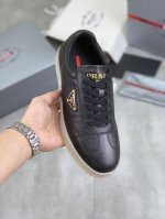 工厂价 实价 官网爆款上市， 潮牌 普拉达prada 主推爆款，前卫百搭时尚男鞋私版开模，牛皮面拼接1：1复刻..时尚干脆、原版进口牛皮内里牛皮垫脚；大气个性更