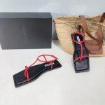 高品质出厂 ！顶级品质！小众潮牌 Jilsander 吉尔桑达2025春夏新款简易带子平底方头凉鞋 这款凉鞋真的太性感漂亮了，简单又不失时髦的设计平底上脚舒适不