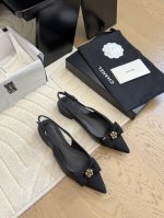 chanel 25C新款山茶花单鞋 精致的水钻扣 上脚腿长拉满 跟高平底 6 8.5Cm 鞋面羊皮 真丝 内里羊皮 原版扣 真皮大底！ Size:35-40