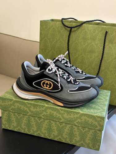 顶级版本 Gucci fw23 new arrival～ gucci run 情侣款跑鞋新品 鞋型的线条感以及不同材质和颜色的配搭，简直可以登上年度跑鞋top3