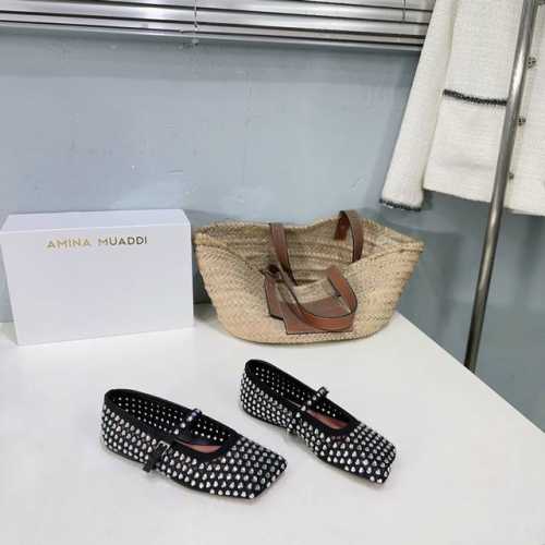 高品质出厂 ！小众潮牌Amina Muaddi 25春夏新品爱心水晶鞋冲孔镂空平底乐福鞋单鞋！ 代购级别 新品超级吸眼 真真太太太好看了 方头配爱心钻绝了 上脚