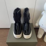 770 情侣款 Rick Ownes 瑞克 欧文斯新款Vans板鞋，这款火到不行的侵权Vans系列真的太帅了！无敌搭配怎么穿都好看 完全不分穿搭不分人 妥妥的战