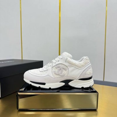 顶级版本，原单品质！！！ Chanel香奈儿 2025休闲运动鞋 专柜顶级休闲款运动鞋 这款经典设计；鞋面多种工艺电绣的风格；大底却时尚运动；不平凡的拥入了多种