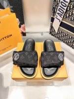 橙子出厂价p louis Vuitton 路易威登 Lv新配色 休闲魔术贴拖鞋 平底凉拖 情侣款 专柜同步更新 鞋面采用独一无二的驴家独特面料 面料轻盈透气 超