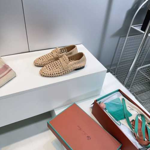 高品质出厂 顶级品质代购级别 Loro piana 诺悠翩雅 L 春夏新款牛皮手工编织镂空乐福鞋老钱风复古单鞋 leon乐福鞋的设计灵感源自标志性Summer