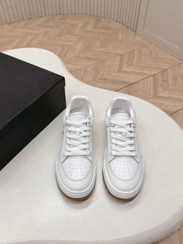 低帮牛皮面出 P360 Ysl Saint Laurent 圣罗兰 Sl61春夏最新爆款休闲系列 Sl61运动低帮休闲鞋 圣罗兰 Sl61 ，原版购入 一比一复