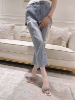 sR新款春夏简约拖鞋 夏日优雅简洁必备款，，度假休闲百搭慵懒风，上脚舒适超大气， 鞋面真丝+水钻 内里，：垫脚混种羊皮 意大利真皮大底 跟高，1.5和6.5两种