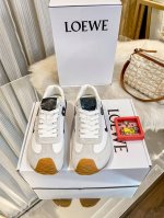 出厂 ，扣子配件+15 Loewe 罗意威2025早春新款 Ballet Runner 2.0芭蕾运动鞋阿甘鞋德训鞋 二代Ballet Runner升级2.0给