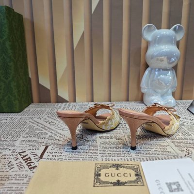 跑量价：拖鞋 。凉鞋360 独家顶级版本 Gucci古*驰春夏最新爆款凉鞋系列 原版刺绣Logo 圆头拼色草席刺绣 原单品质 原汁原味的欧式风格，上脚非常完美穿