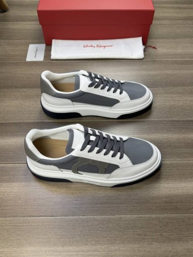 Ferragamo 菲拉格慕 -高端品质 原单 -鞋面：纳帕小牛皮、品牌帆布布匹、鞋身车缝品牌Logo -内里：品牌帆布，垫脚；水染牛皮 -大底：橡胶发泡；双色