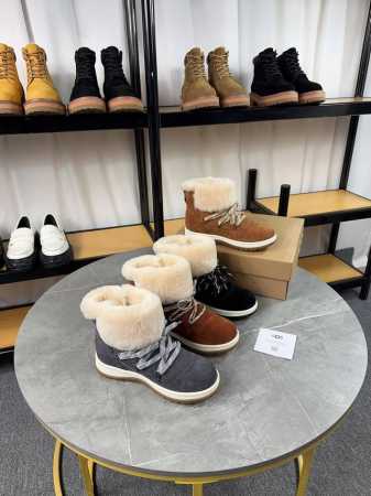 UGG 2024新款雪地靴；拒绝臃肿，原版头层高丝光反绒牛皮+澳洲羊毛里，内里澳洲羊毛，细带机车靴方便穿脱，冬季必备的一款毛靴， 请不要拿那些内里做半截假毛的来 - 点击图像关闭
