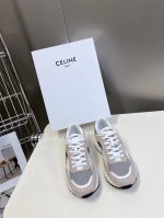 Celine思琳春夏秀款运动鞋 Runner Cr-03运动鞋 鞋舌和鞋后帮饰有Celine标志运动鞋侧面凹印Cr-03字样鞋后帮和侧面压印新款女凯旋门徽标系带