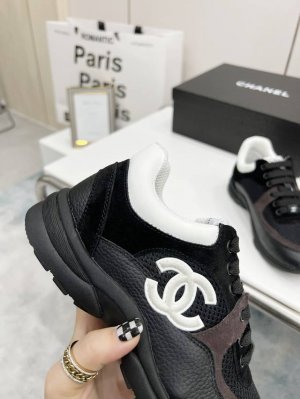 香奈儿 Chanel 款新色休闲运动鞋，巴黎时装周 Chanel 走秀款，意大利购入原版鞋1：1制作，面料：原版订做高反光材料 高丝光绒面牛皮，透气网拼接，1厘