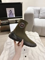 代购级Dior 24ss 秋冬弹力布 帅气靴子采用别具一格的设计元素打造醒目的外观 采用黑色科技面料打造，可轻松穿脱。从 Dior Book Tote 手袋汲取