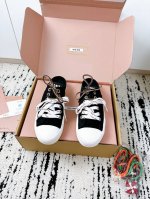 Chanel 25 A帆布鞋 代购级正品 暴走不累脚 **全网断货王 舒服到不想脱 ** 这双鞋能火出圈不是没道理 **舒适+美貌+百搭** 三位一体 逛街暴走