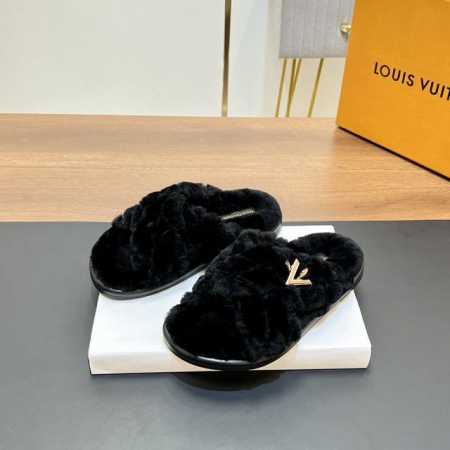 顶级品质 louis vuitton ss24 new arrival～ L家2024秋冬｜平底羊毛拖鞋新品 超舒适的lv交叉毛拖 简约随性 时髦有范， 慵懒又 - 点击图像关闭