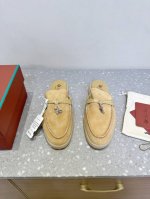 现货 Loro piana 25Ss春夏新款 英伦 穆勒 半拖 原来这就是传说走两万步都不会累脚的夹脚凉鞋把颜值和脚感都拿捏住了 上脚一走就会被彻底沦陷 极简的
