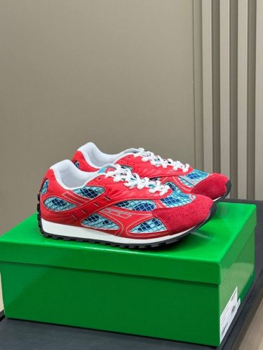 出厂 Bottega Veneta 新款鞋 Orbit运动鞋 情侣款，真的太经典色+25新配色 樱桃红、透明色、金色 王一博、周兩彤、米卡等多位明星上脚的复古运