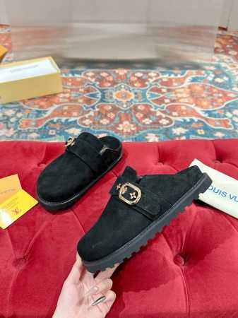 女 男 LV 路易威登 24 秋冬新品 专柜主打最新款 老花面包穆勒羊毛拖鞋硬货上新代购级别！高级感十足！国内外博主刷爆的一款，复古又时髦 上脚美炸了！官网主推 - 点击图像关闭