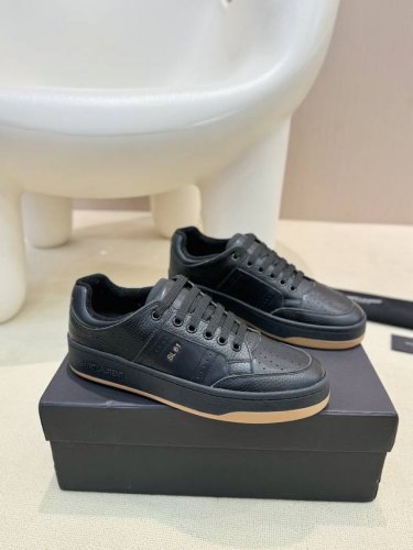 出厂价Pp： 情侣款 独家开模版本 Saint Laurent 圣罗兰 Sl61春夏最新爆款休闲系列 原版购入 一比一复刻 ，新鲜血液注入加休闲复古的设计，超好