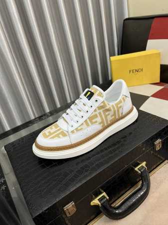 出厂价 Fendi 芬迪男士休闲鞋最新元素潮爆全球，官网火爆热卖，2024最新休闲鞋，原版版本，面料采用原版透气进口小牛皮进口羊皮内里原版大底，舒适以质量说话。 - 点击图像关闭