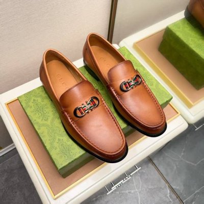 工厂p价 Gucci 古奇 里 爆款豆豆鞋顶端品牌奢侈 顶级 质量 最新時尚豆豆鞋 ..鞋面選用原版头层牛皮制造. 全头层水染皮内里 原版个性时尚柔软橡膠耐磨防
