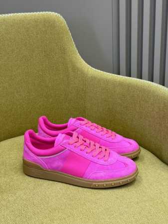 出厂 顶级版 valentin O Ss24 New Arrival v家 春夏德训鞋新品 情侣款 舒适好穿经典百搭不挑人 小牛皮材质 质感拉满 恰到好处的细节 - 点击图像关闭