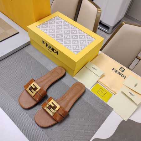 金属折叠扣凉鞋系列”Fendi顶级版 2025官方VIP 限量级高配版抽屉包装 认清包装高配版本，低端勿比。芬迪.25春夏季走秀主推系列，新品上线，芬迪金属脚链 - 点击图像关闭