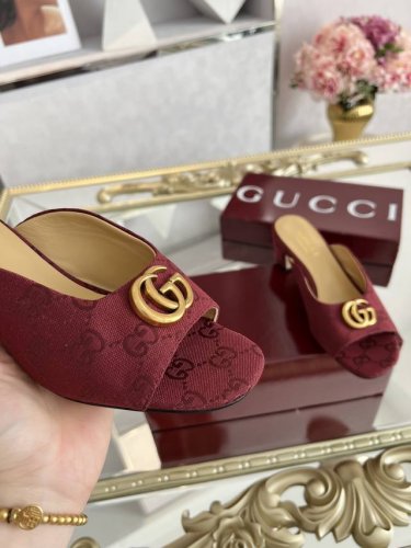 gucci古驰2025新款拖鞋，高跟百搭显瘦、受用原版1:1五金！ 面料：采用头层牛皮 内里：羊皮 垫脚：羊皮 码数：35-41#