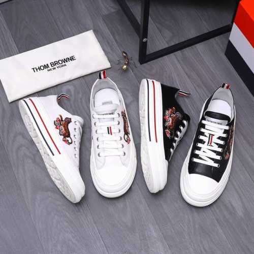 商品商标：Th0M Br0Wne 汤姆布朗 休闲鞋 正码码数: 38-44 商品材料：精选牛皮缝贴绣花鞋面 羊皮内里 橡胶大底