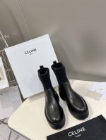Celine专柜最新马丁靴、走秀款时尚博主同款 早秋力推单品！复古欧美风格 炸街必备单品 凯旋门logo点缀 非常高端有气质 四季可穿的短靴、鞋面：采用原版定制