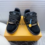 LV~~胖嘟嘟，情侣款，滑板鞋，厚底鞋，面包鞋，运动鞋 LV全新运动系列；复古风视感；拥入家族多方面经典原素； 5cm厚底增高杠杠的，全皮革面料，粗麻鞋带点缀积