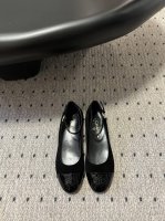 顶级版本 chane* 小香单鞋 24ss 早秋系列火爆上新 这一季香家小爆款！真的一眼爱了，经典拼色完美搭配！ 真的超级有个性，是这款鞋子最大的亮点，醒目而不