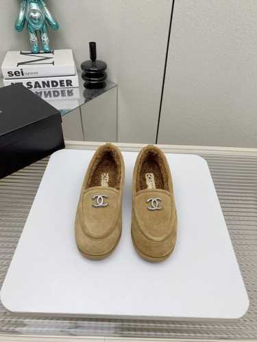 出厂 高版本 Chanel 24ss秋冬新款毛茸茸乐福鞋 泰迪毛毛鞋 很舒服诶 美拉德棕色还是很适合秋冬的～ 鞋面：进口麂皮 内里：欧洲皮毛一体 羊皮内里 鞋底