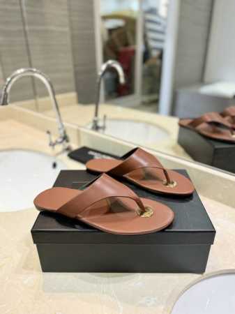 Saint Laurent 圣罗兰 夏日清凉爆款，夹趾拖鞋闪亮登场！ 原版开模+进口羊皮+意大利真皮大底。 Size:35-40 40 41订做不退换 - 点击图像关闭