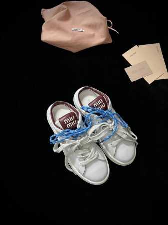 顶级品质 Miumiu Ss24 New Arrival～ Miu家2024秋冬新款运动鞋 减龄神器 随性时髦～上脚超好看， 鞋面擦色牛皮 羊皮内里 Size - 点击图像关闭
