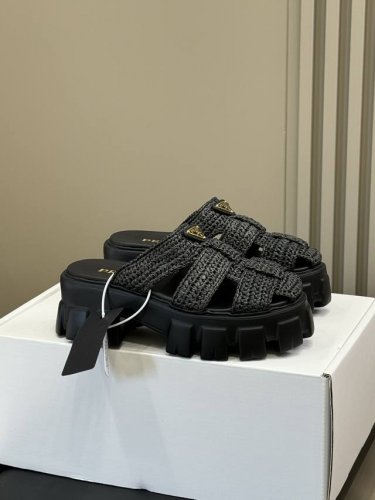 顶级品质 prada Ss25 New Arrival p家拉菲草厚底拖鞋 夏季跟拉菲草很搭啊 穿着舒适柔软透气 质感慵懒惬意 超Nice的 size 35-4