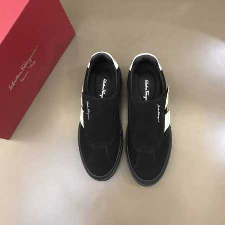Salvatore Ferraga** 高端男士低帮时尚运动鞋，这款休闲鞋结构新颖，由柔软的小牛皮制作，鞋面的撞色元素凸显大胆前卫气息，头层羊皮内里高档舒适。这 - 点击图像关闭