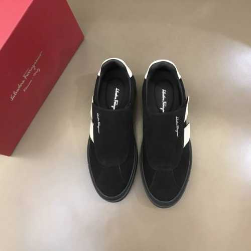Salvatore Ferraga** 高端男士低帮时尚运动鞋，这款休闲鞋结构新颖，由柔软的小牛皮制作，鞋面的撞色元素凸显大胆前卫气息，头层羊皮内里高档舒适。这