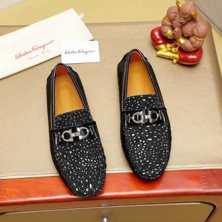 工厂价 Ferragamo 菲拉格慕 爆款时尚休闲套脚鞋官网专柜1:1制作，原版开模好质量看得见，进口高端头层小牛皮，奢华牛皮内里纹路很清优质防水防滑耐磨大底高 - 点击图像关闭
