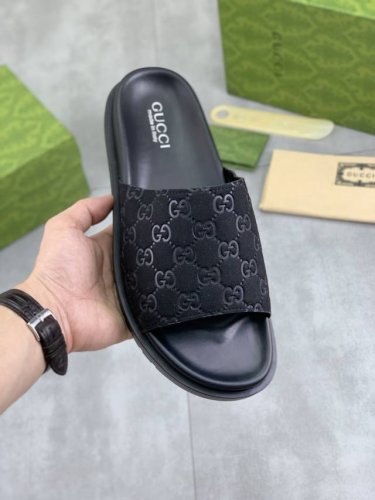 工厂p价p 实价 高品质 Gucci 古奇蛇年新款休闲拖鞋 原版官网 完美做工 透射出一种尊贵奢华 于古奇高端超凡工艺中升华其奢侈定义 原版古奇双G组合大底 码